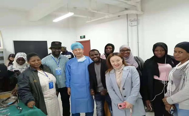 英語展會翻譯怎么收費 一天大概多少錢?